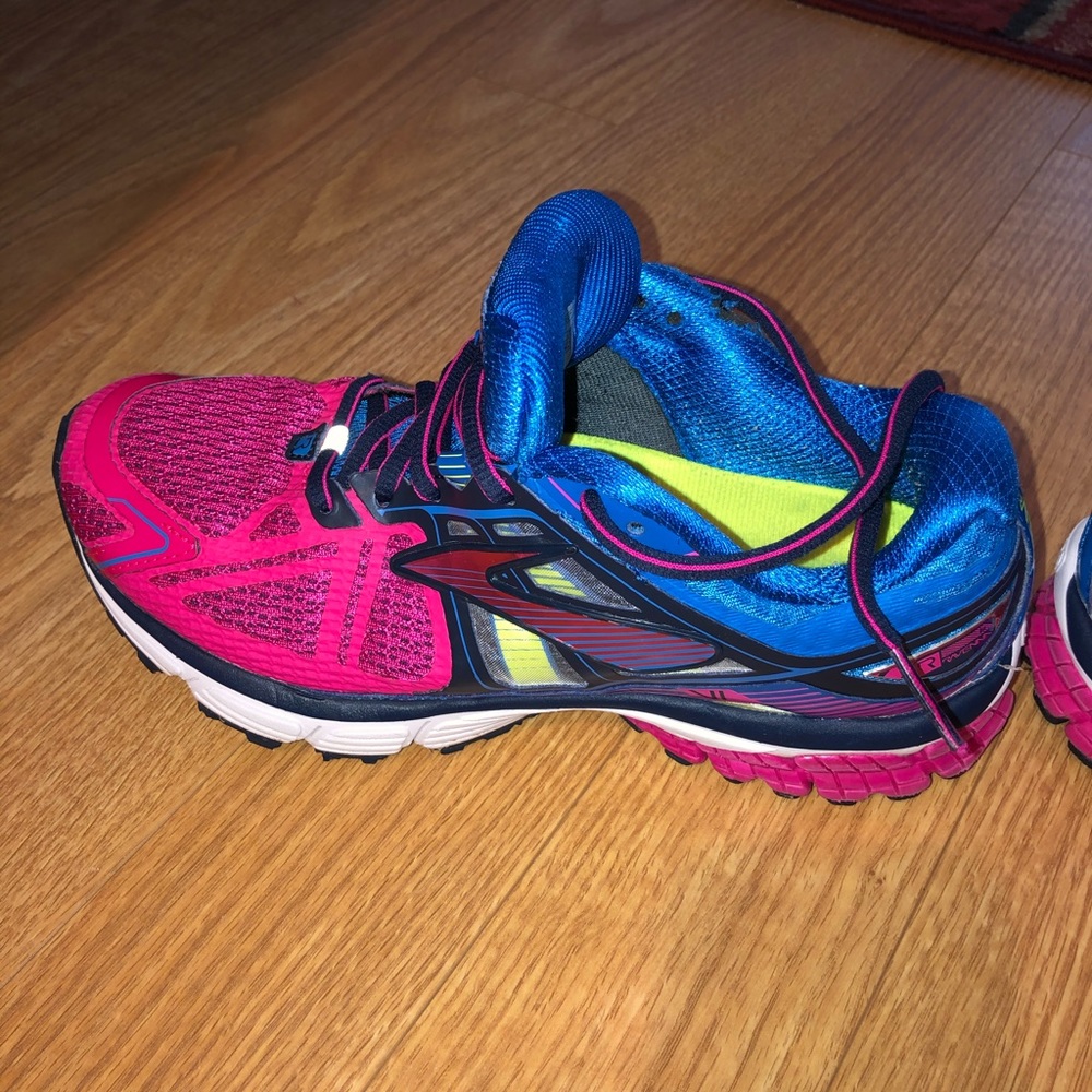 Brooks Ravenna VI